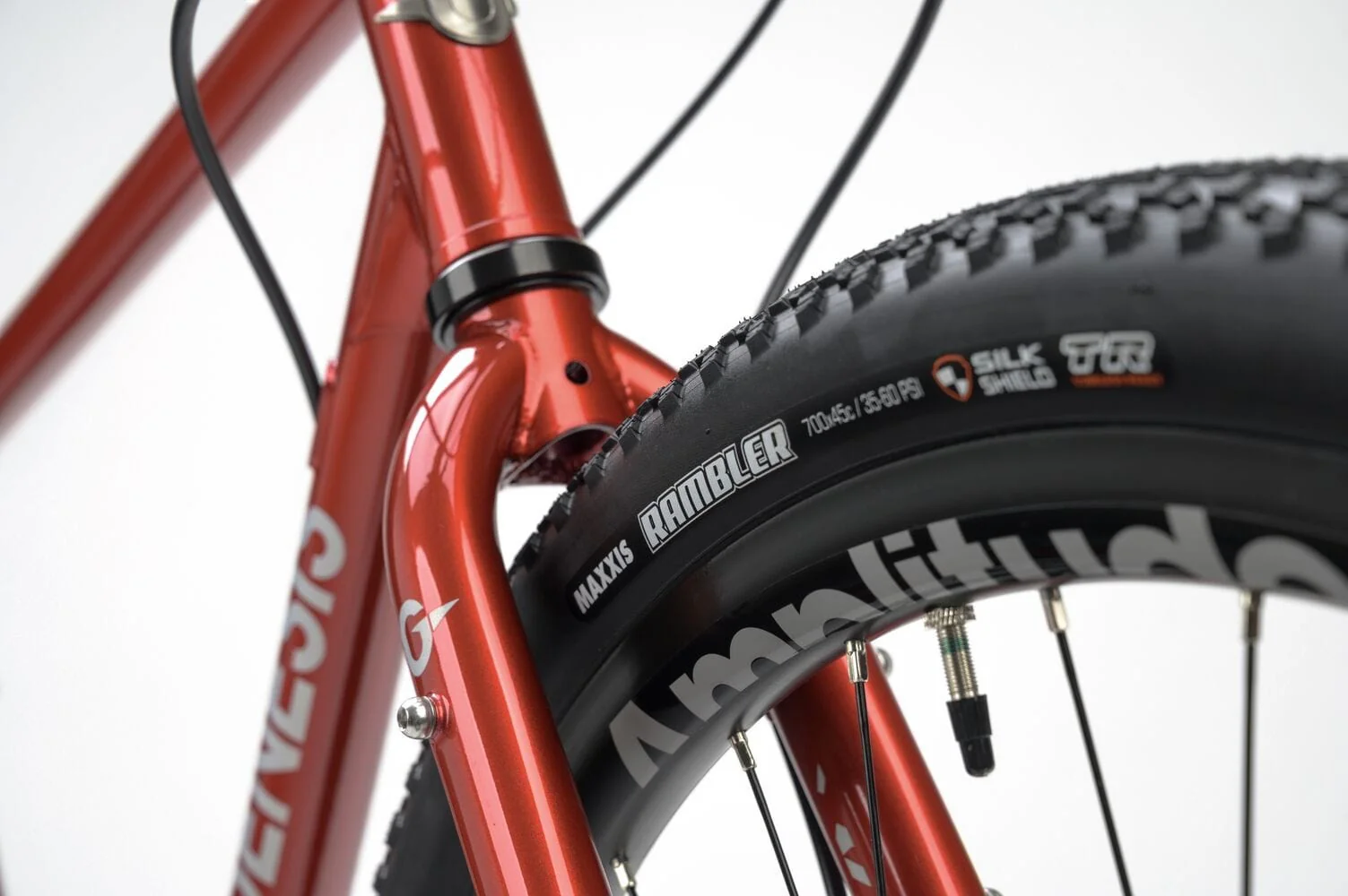 2025 Genesis Croix De Fer 10 Flat Bar Gravel Bike - Image 3